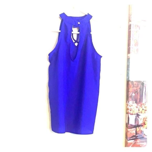 Small Indulge royal blue sleeveless date night top. (J1) - Picture 2 of 8